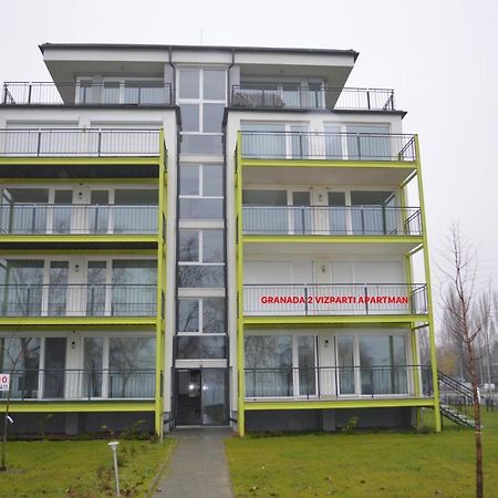 Siófok Ezüstpart Granada 2 Közvetlen Vizparti Apartman Daire Dış mekan fotoğraf