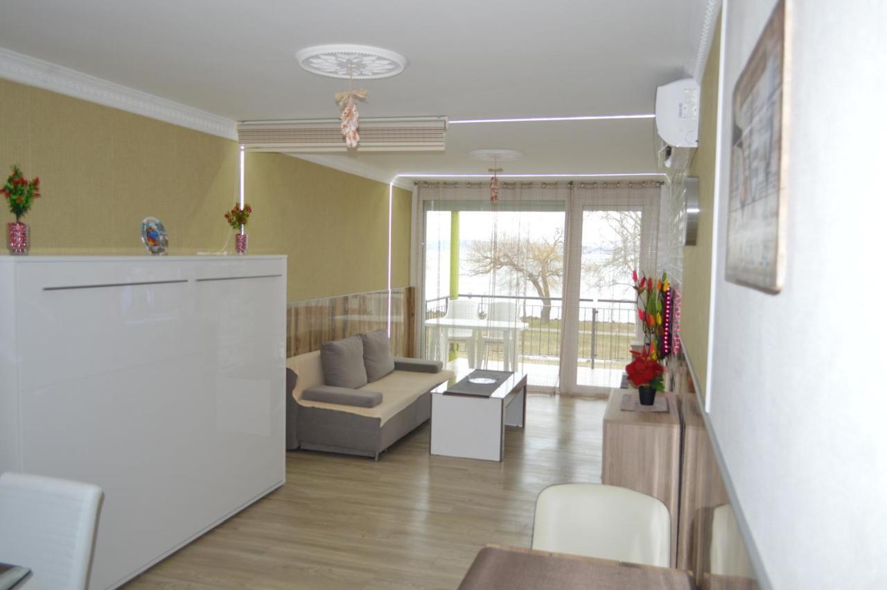 Siófok Ezüstpart Granada 2 Közvetlen Vizparti Apartman Daire Dış mekan fotoğraf