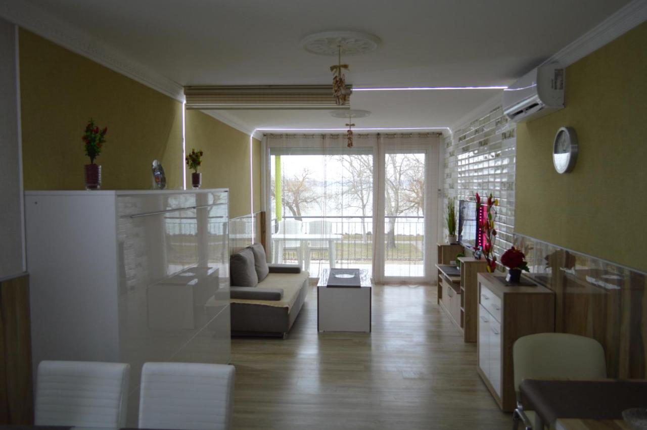 Siófok Ezüstpart Granada 2 Közvetlen Vizparti Apartman Daire Dış mekan fotoğraf