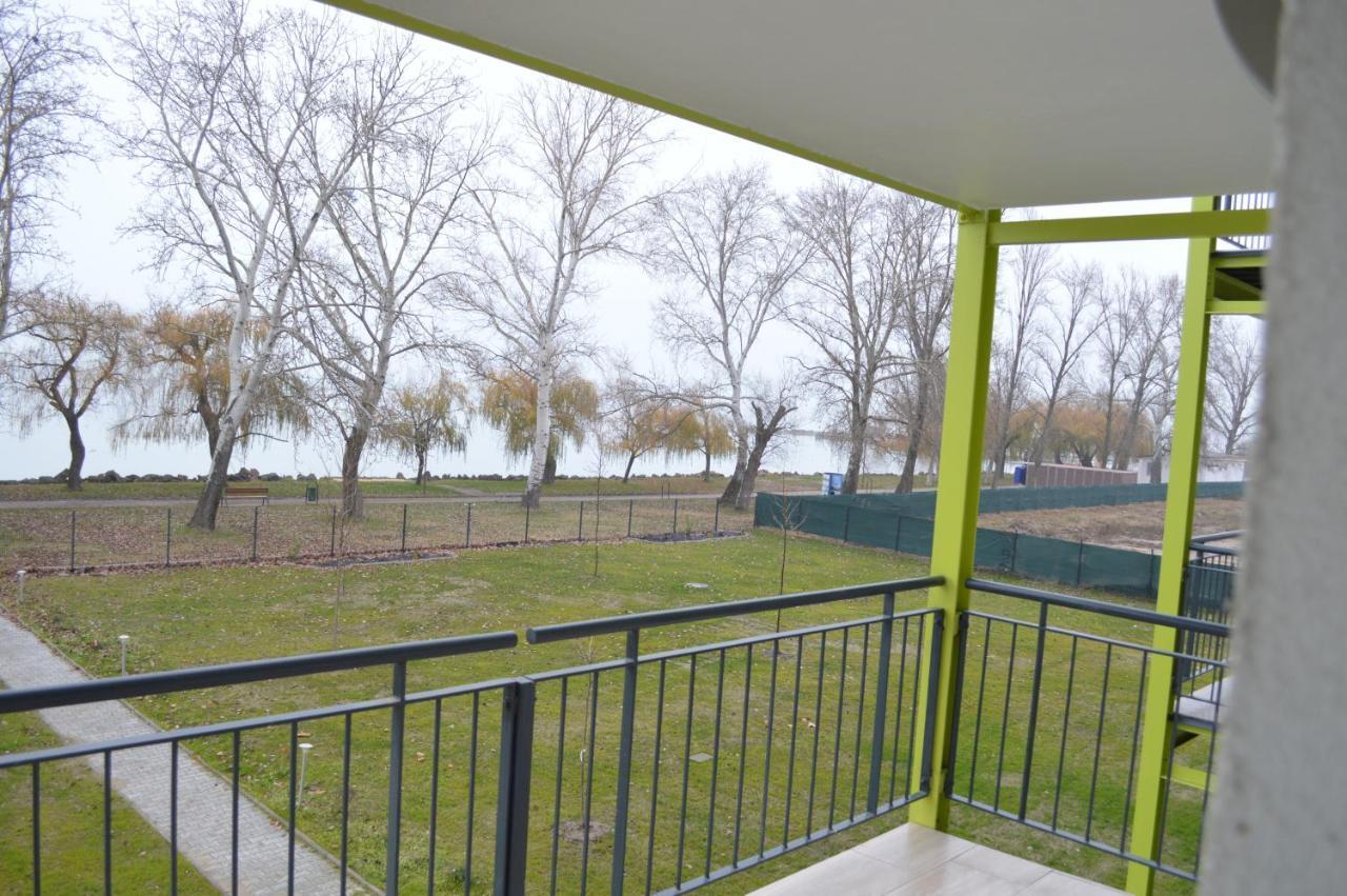 Siófok Ezüstpart Granada 2 Közvetlen Vizparti Apartman Daire Dış mekan fotoğraf